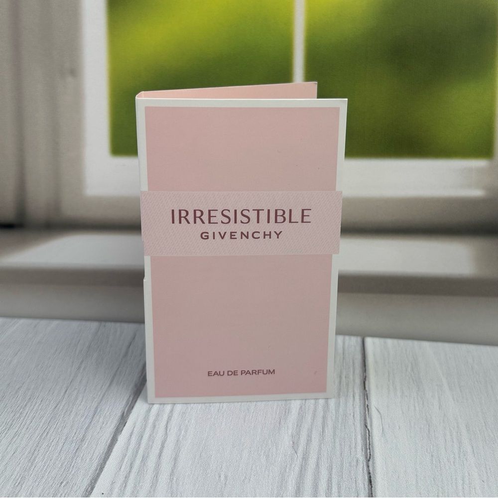 Irresistible Givenchy Sample 1 ml